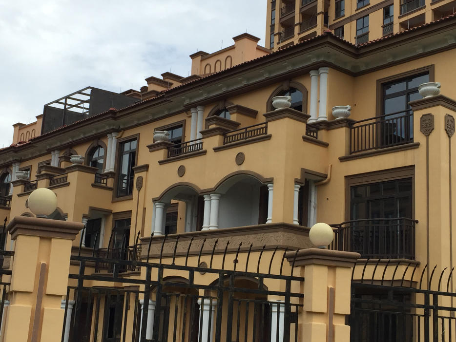 赋能建筑颜值升级，兼具环保与实用的新型装饰优选